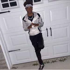 Meet your Posher, Jonathan